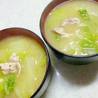 ごま油が香る♪たっぷり白菜と豚肉のお味噌汁